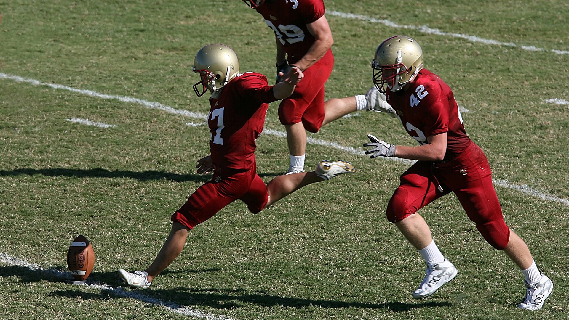 球队传控短打战术崛起，展现持球优势，短传球力度掌控能力